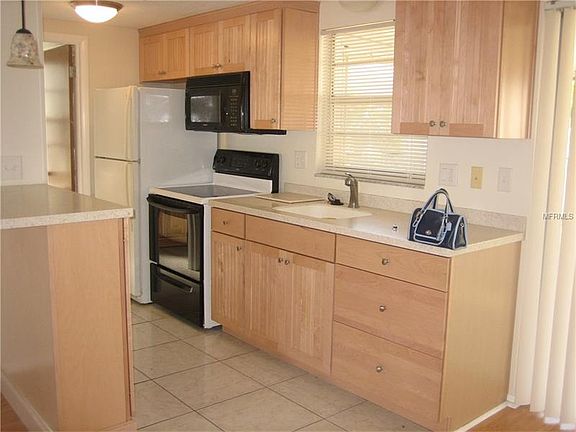 4th image of 1011 Crane Ct