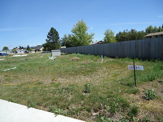 2nd image of 231 S 41st Pl