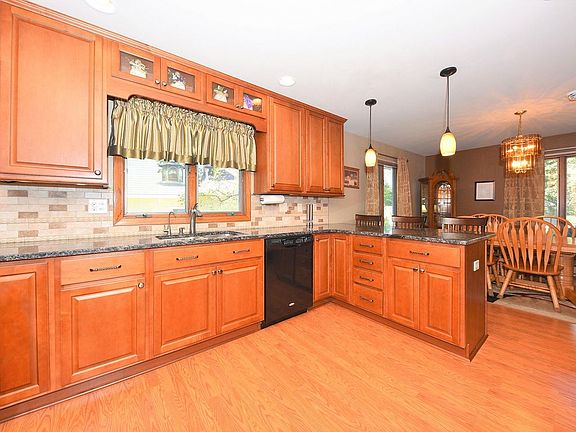 4th image of 705 York Imperial Dr