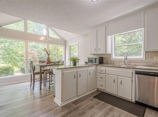 1990 Kinridge Rd, Marietta, GA 30062