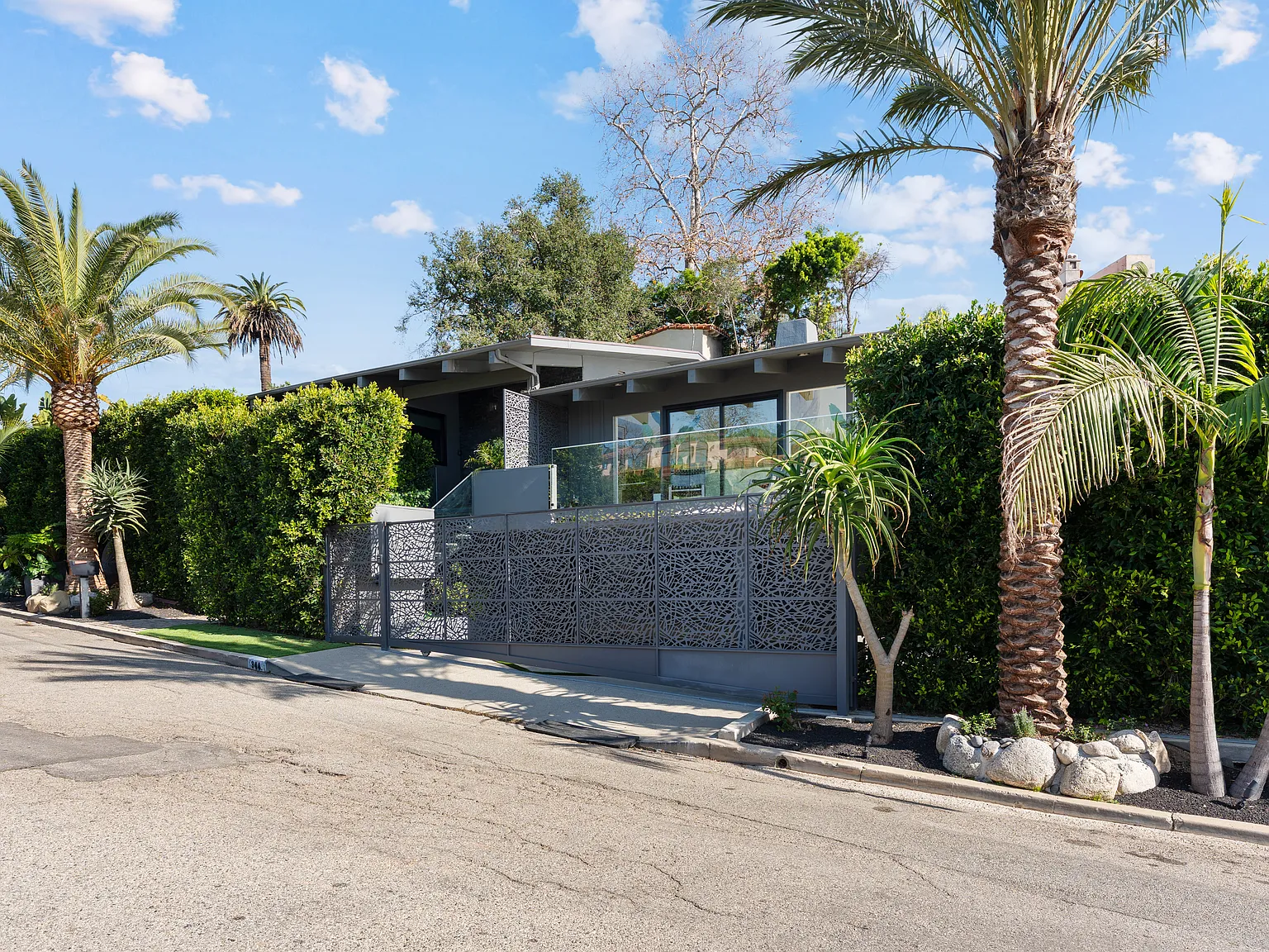 344 Arno Way — Photo 2