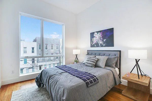 Rented by EXR | media 68