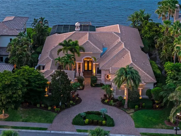 3803 Hawk Island Dr, Bradenton, FL 34208
