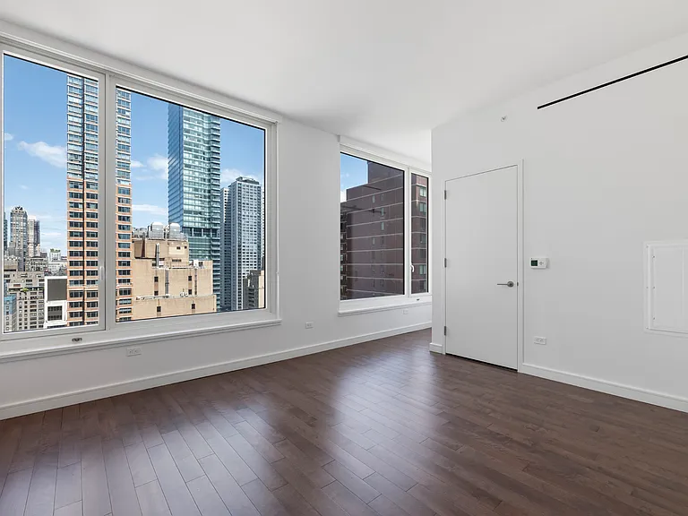 232 E 54th St #25B — Photo 4