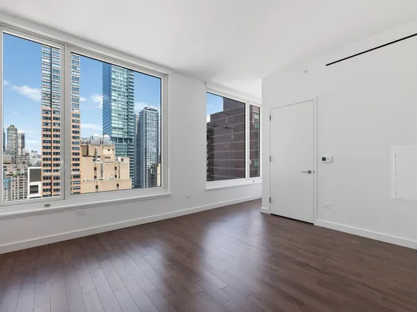 232 East 54th Street image 2 of 18