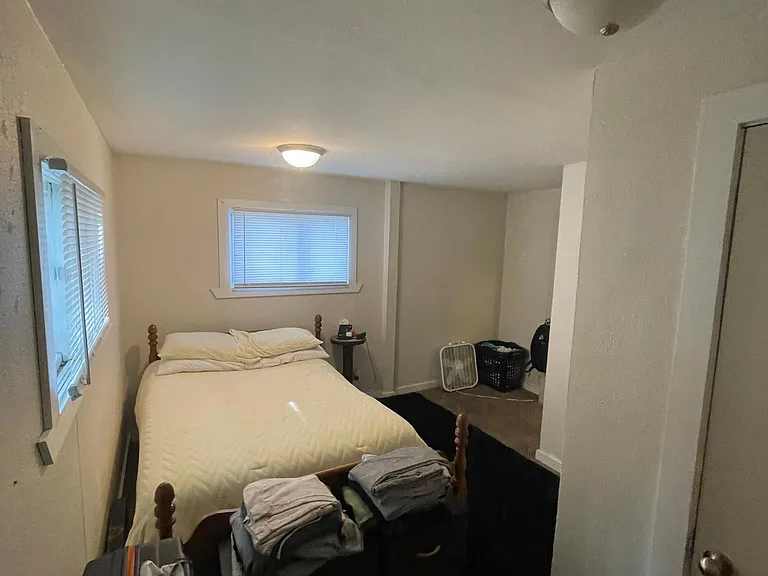 225 Edward St #B — Photo 10