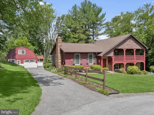 2412 Nickoles Dr, Sykesville, MD 21784