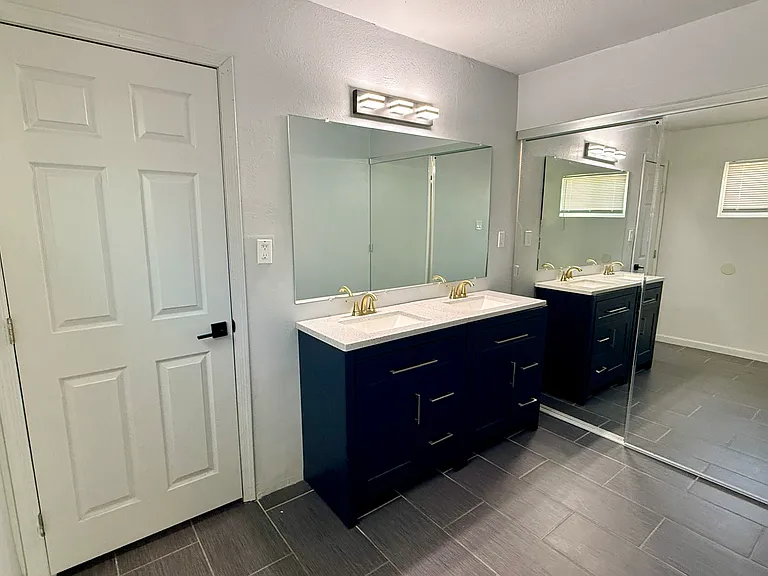 1418 E Kuns Ct — Photo 18
