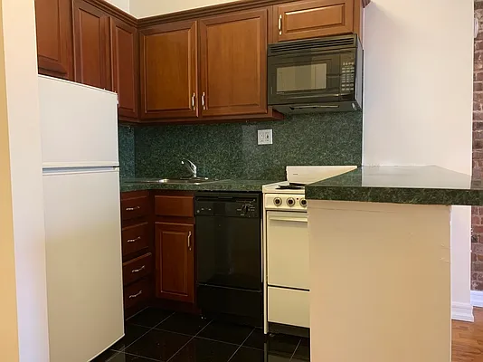 Rented by Union Square Property Management | media 12