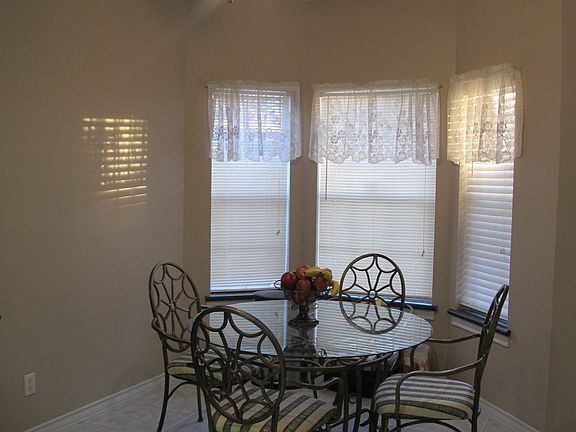 5th image of 221 Malaga Dr