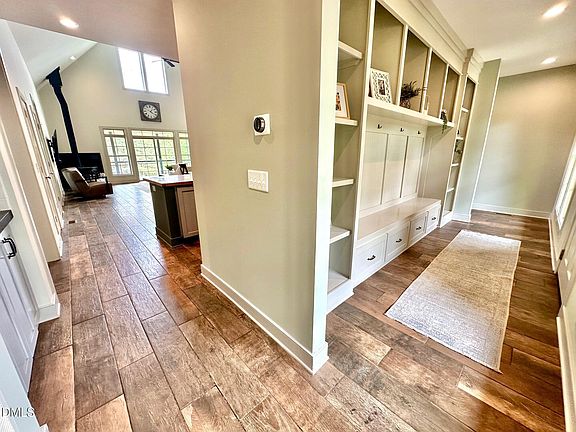 3rd image of 323D Aquilla Rd