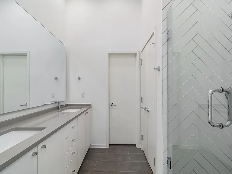 5931 Ross Ave #203 — Photo 13