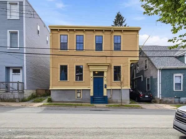 2048 Creighton St, Halifax, NS B3K 3R2