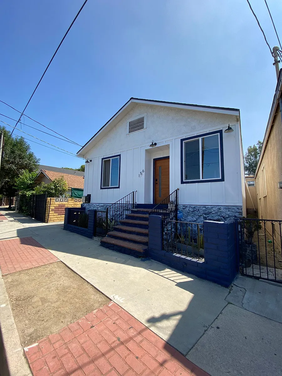Building Photo - 156 S Pecan St
