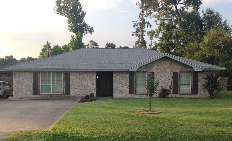 1st image of 1412 Shelly Dr