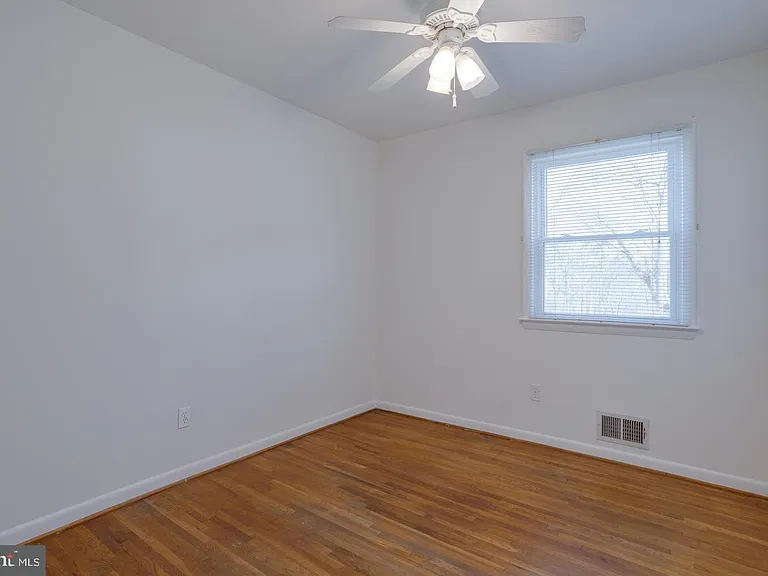 7117 Hadlow Ct — Photo 25