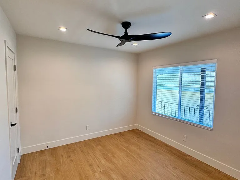 121 Ximeno Ave #6 — Photo 10