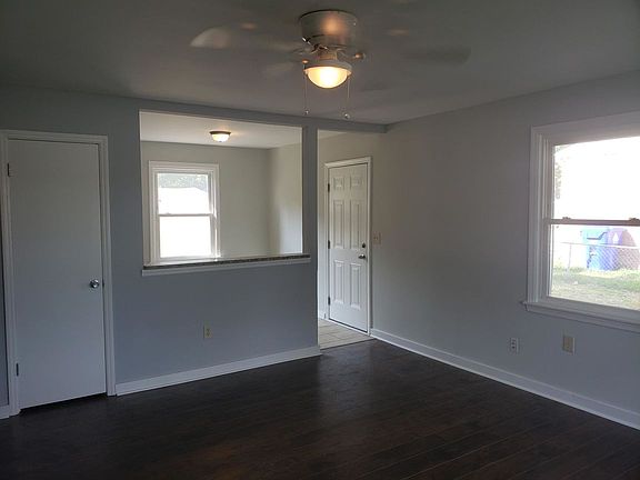 5th image of 2672 Leeds Ave