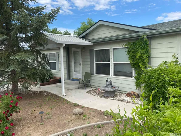 5145 Oetting Ln, Sun Valley, NV 89433