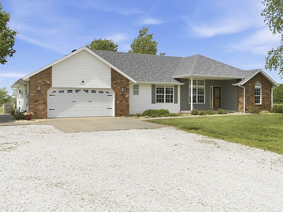 4th image of 125 Hog Creek Road