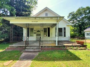 128 Gray St, Woodruff, SC 29388