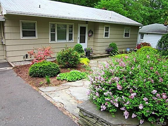 5th image of 5 Glen Dr