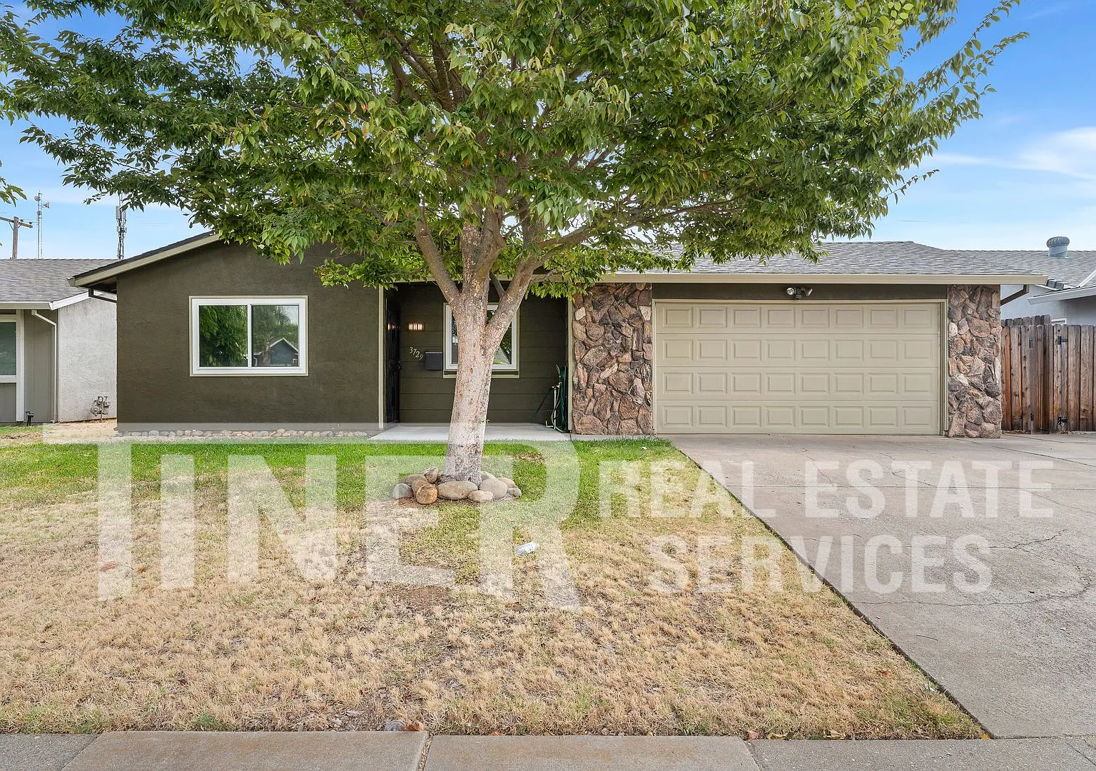3729 Moonbeam Dr - Tier 2 — Photo 1