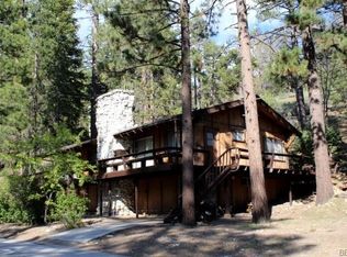 1025 Canyon Rd, Fawnskin, CA 92333