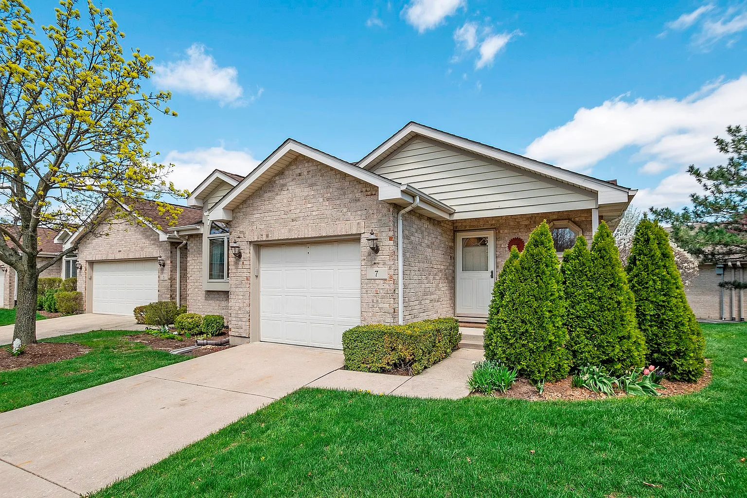 7 Warner Cir photo 1