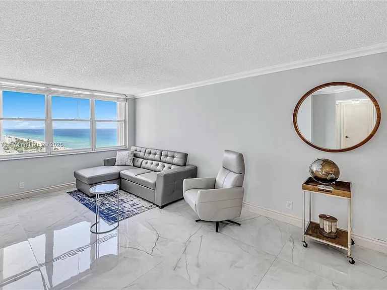 2201 S Ocean Dr — Photo 1
