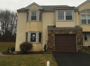 44 Bellwood Dr, Feasterville Trevose, PA 19053
