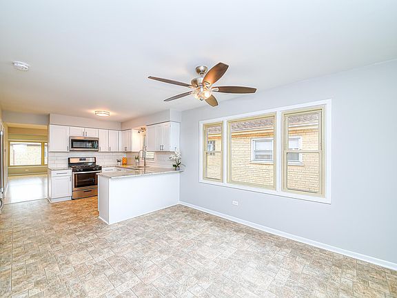 4th image of 3620 N Osage Ave #3