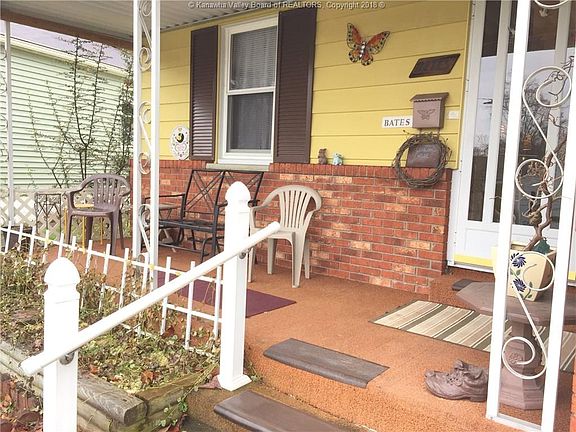 3rd image of 1011 Cove Way