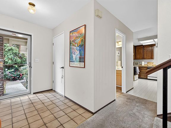 4th image of 872 Hudis Street