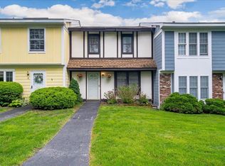 7 Sunny Brook Cir, Highland, NY 12528