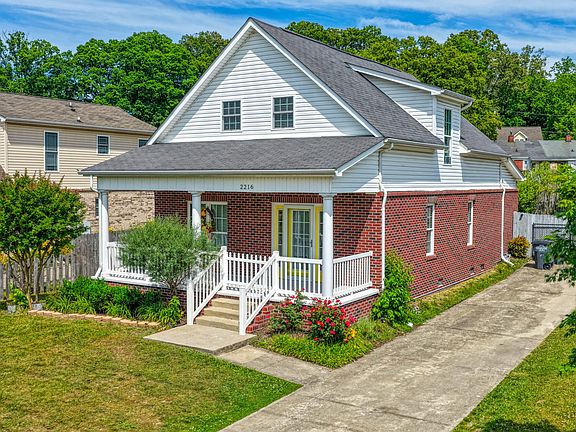 3rd image of 2216 Sherwood Rd