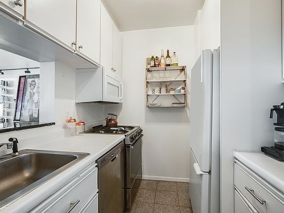 4th image of 245 E 93rd St APT 19F