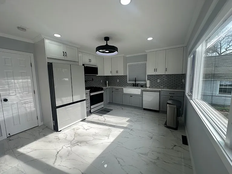 595 Kingfisher Cir — Photo 52