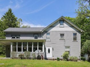 327 Garfield Ave, Hawley, PA 18428