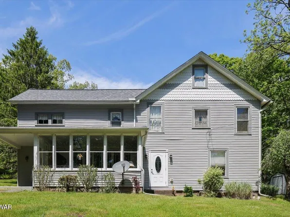 327 Garfield Ave, Hawley, PA 18428