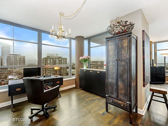 3rd image of 1600 S Prairie Ave Unit 1202