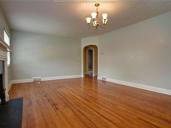 5th image of 5010 Virginia Ave SE