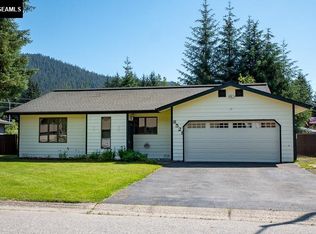 8521 E Valley Ct, Juneau, AK 99801