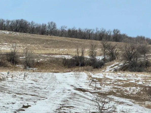 652 28th St NW, Butte, ND 58723