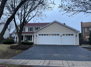 9 Plumrose Ln, Schaumburg, IL