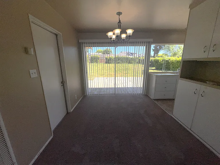 1625 Gates St — Photo 5