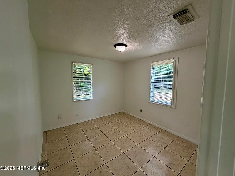 5903 Droad St — Photo 10