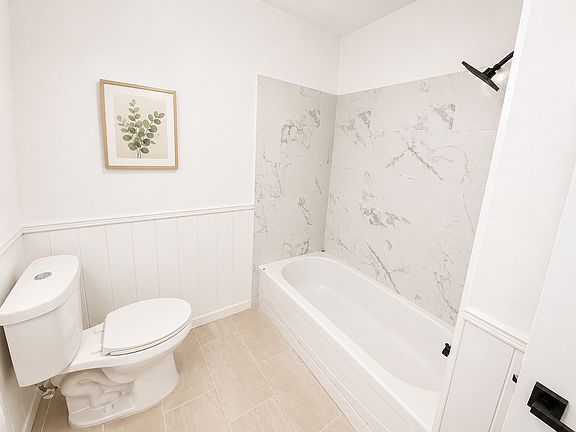 5th image of 636-640 644 Grove St SE #636-D