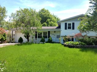 522 Apache Ln, Carol Stream, IL 60188