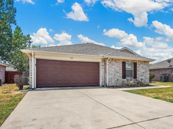 525 Bailey St, Saginaw, TX 76179